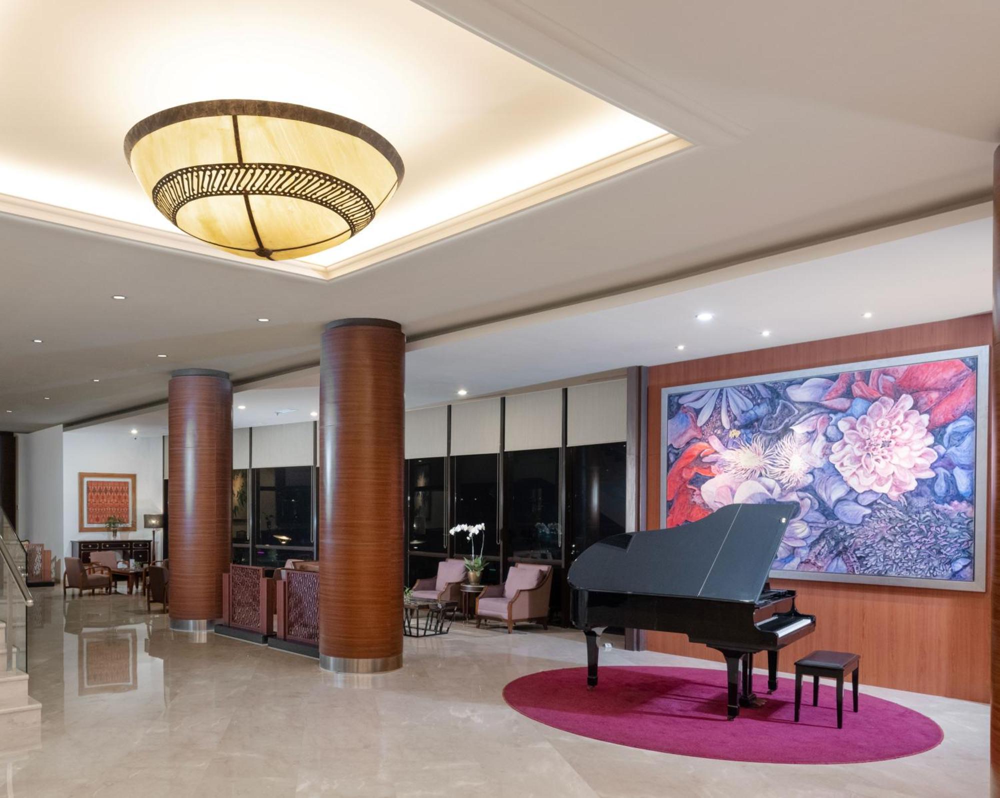 Santika Premiere Bintaro Hotel Серпонг Екстериор снимка
